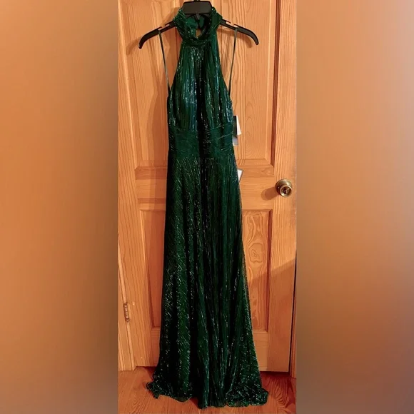 halter velvet dress Halter Chain Velvet Dress – L'école Des Femmes
